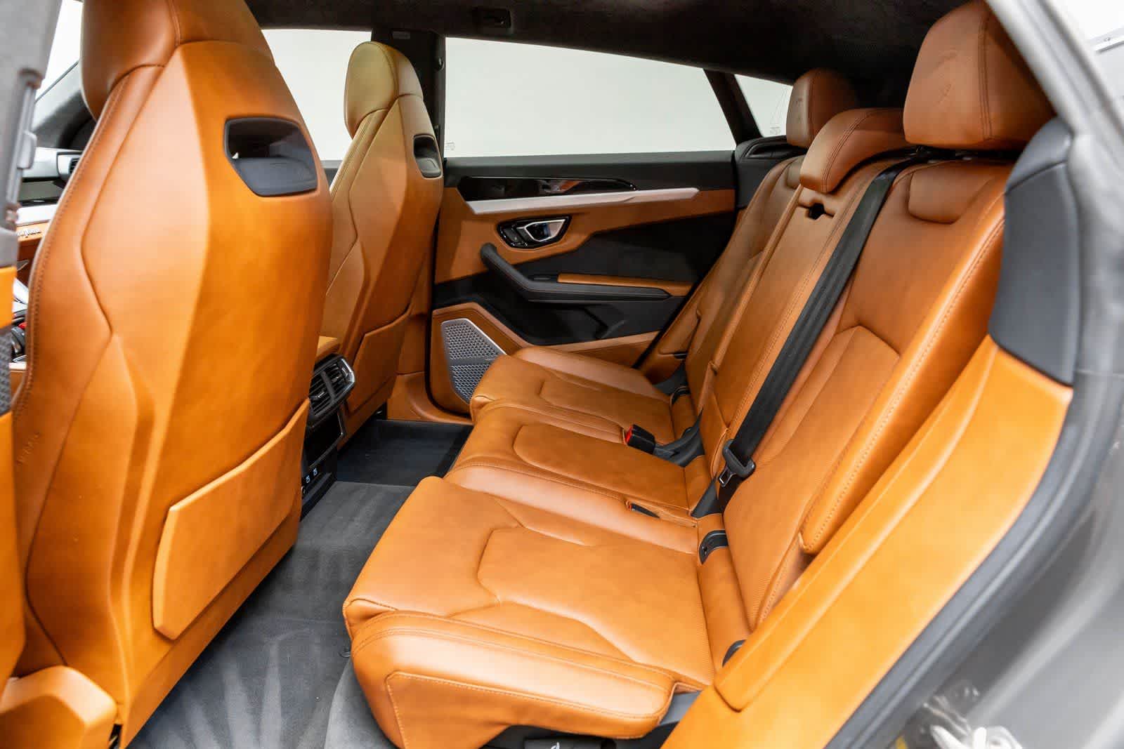 Thumbnail: 2022 Lamborghini Urus - 11