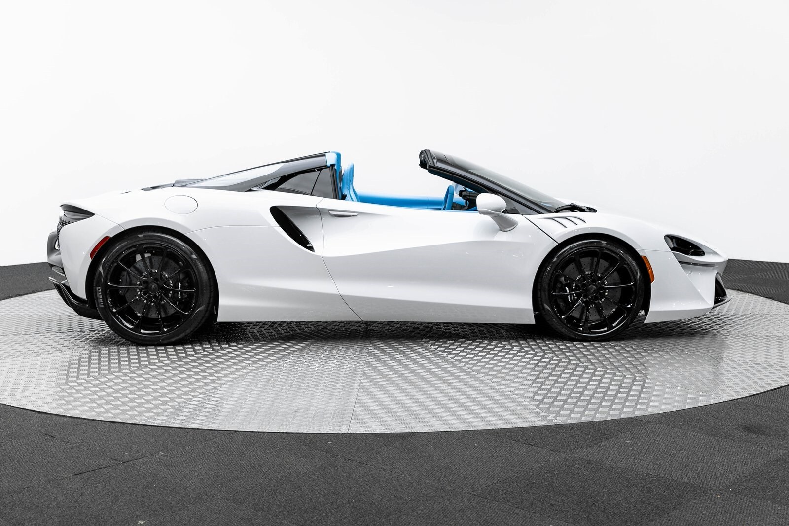 Thumbnail: 2026 Mclaren Artura - 40