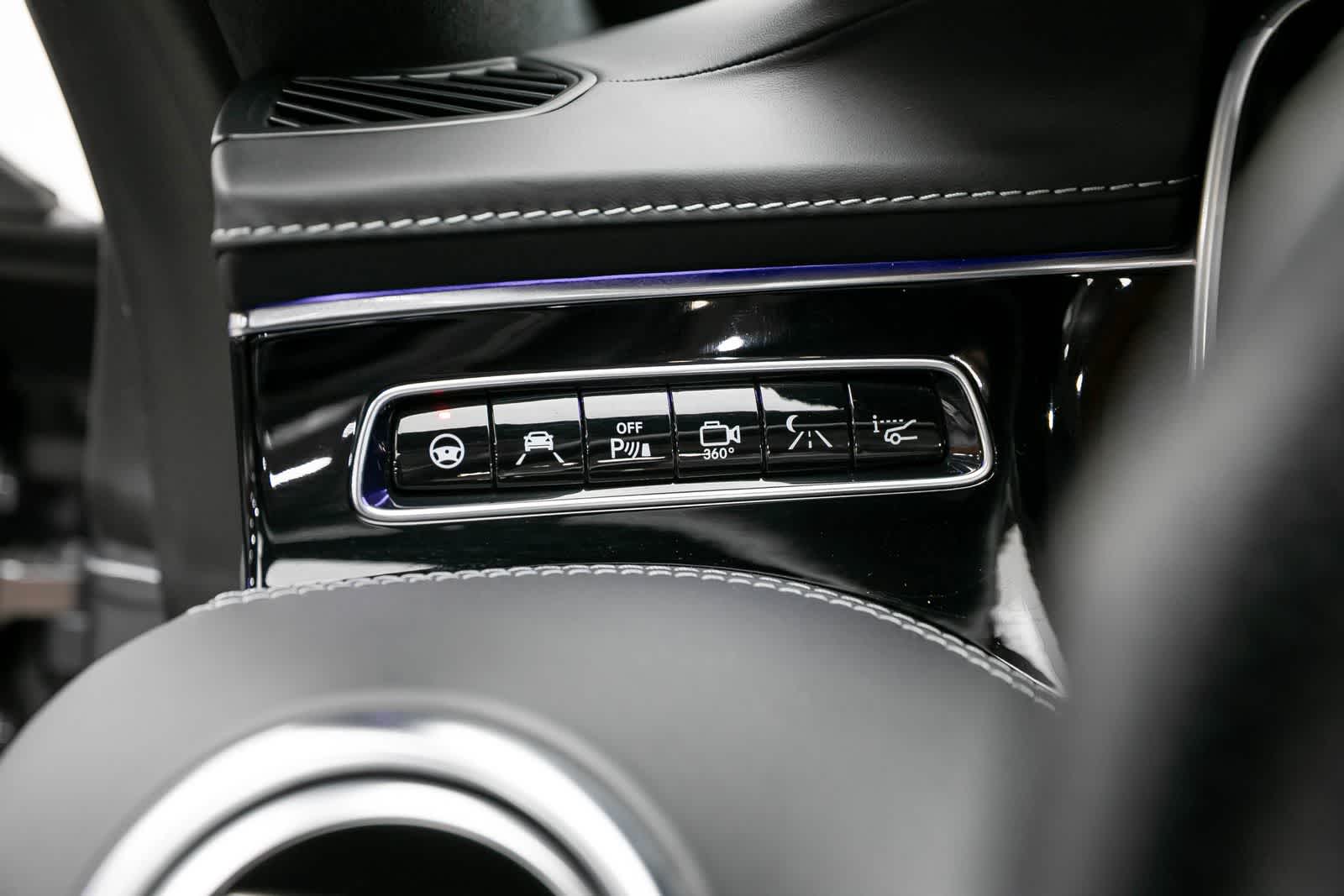 Thumbnail: 2017 Mercedes-Benz S-Class - 31