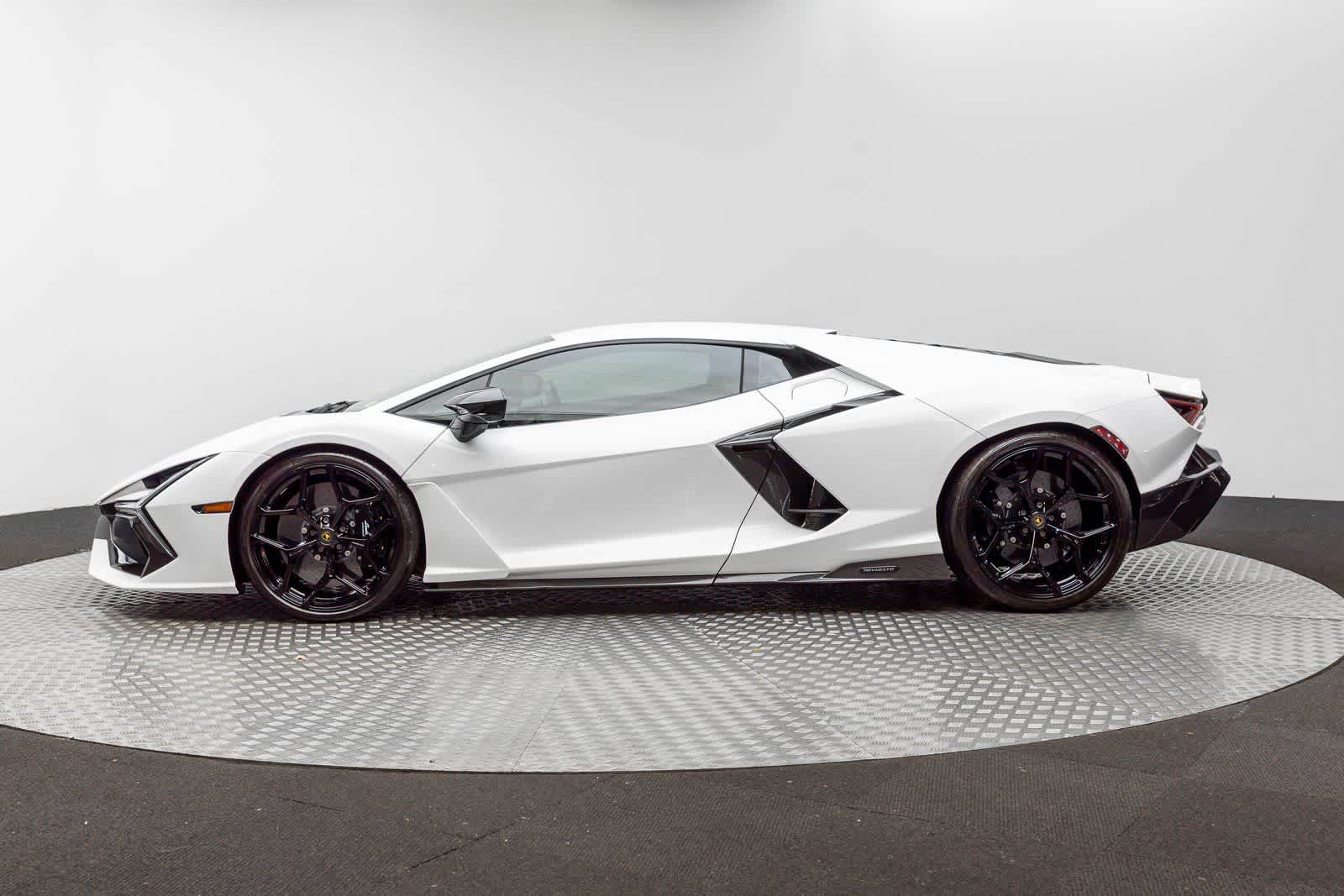 Thumbnail: 2024 Lamborghini  - 3