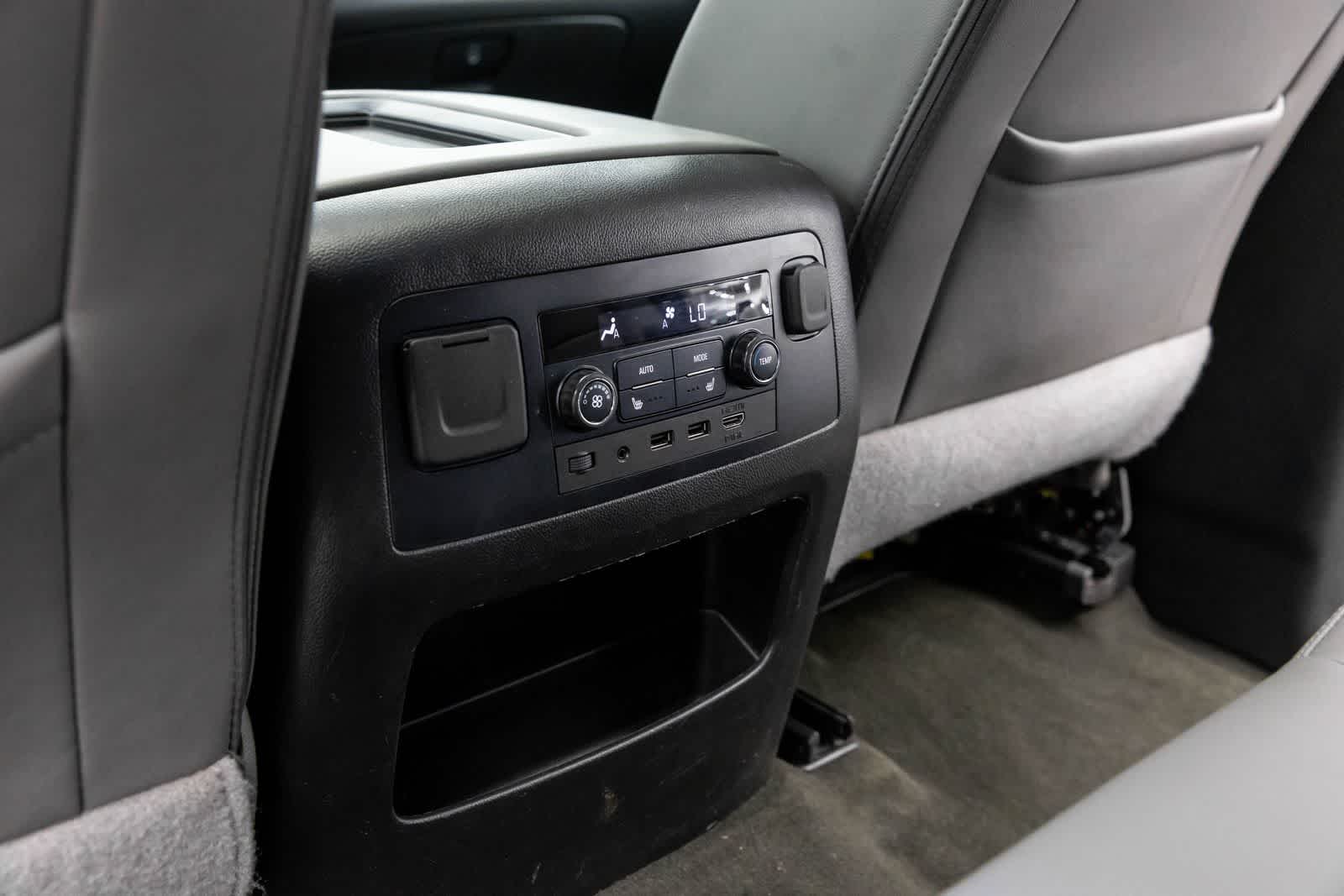 Thumbnail: 2018 Chevrolet Tahoe - 46
