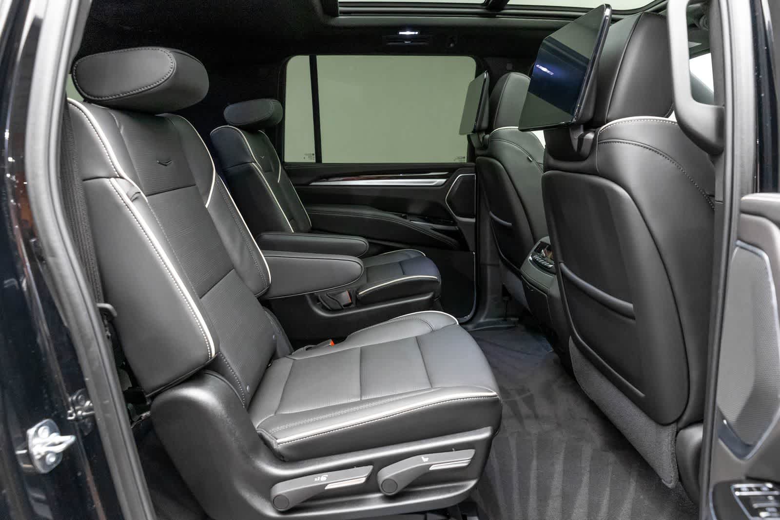 Thumbnail: 2026 Cadillac Escalade - 15