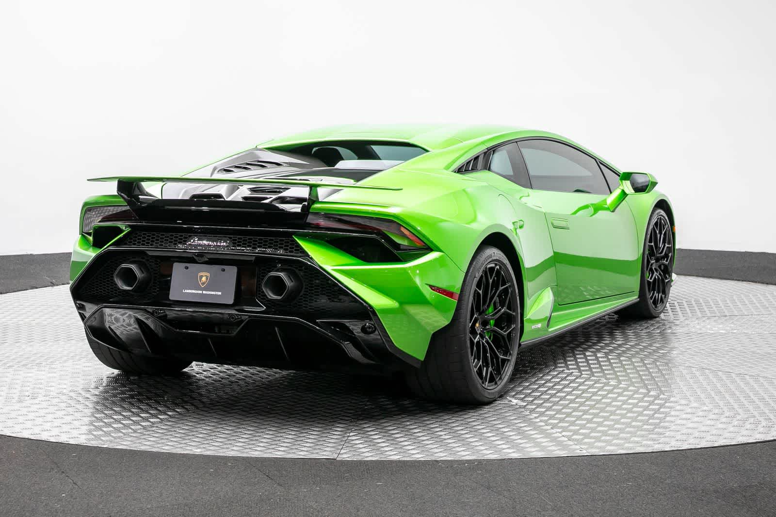 Thumbnail: 2024 Lamborghini Huracan - 20
