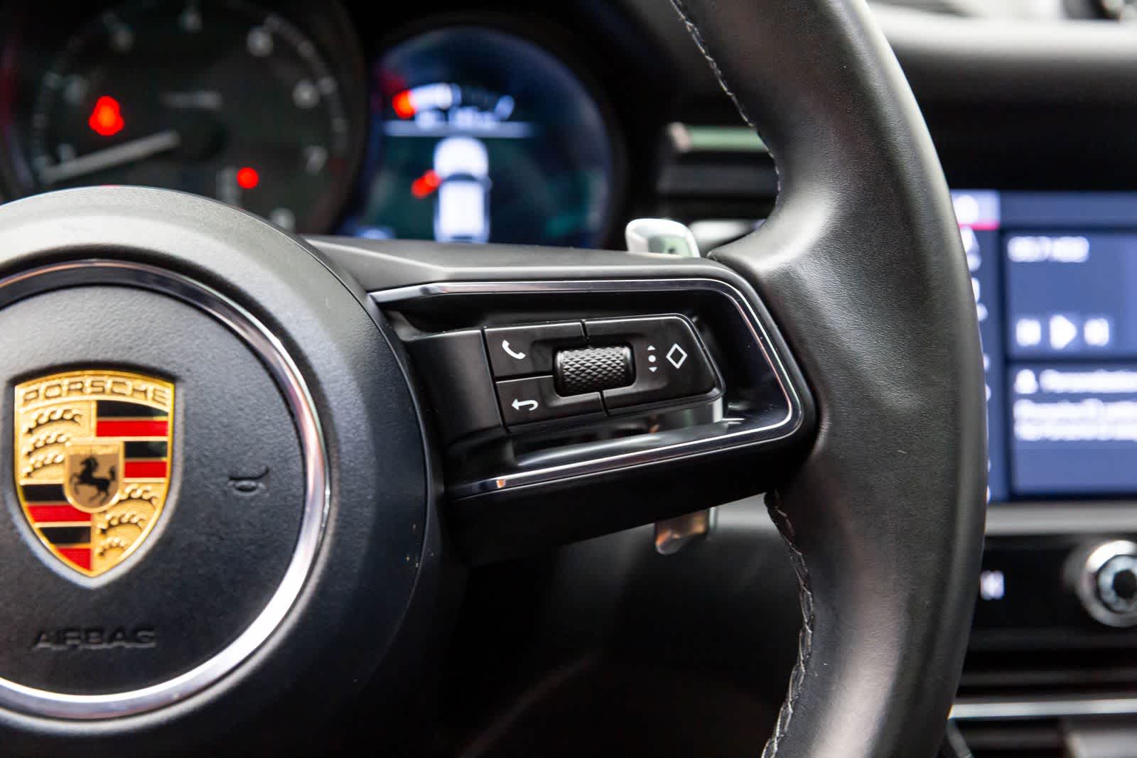 Thumbnail: 2022 Porsche Macan - 30