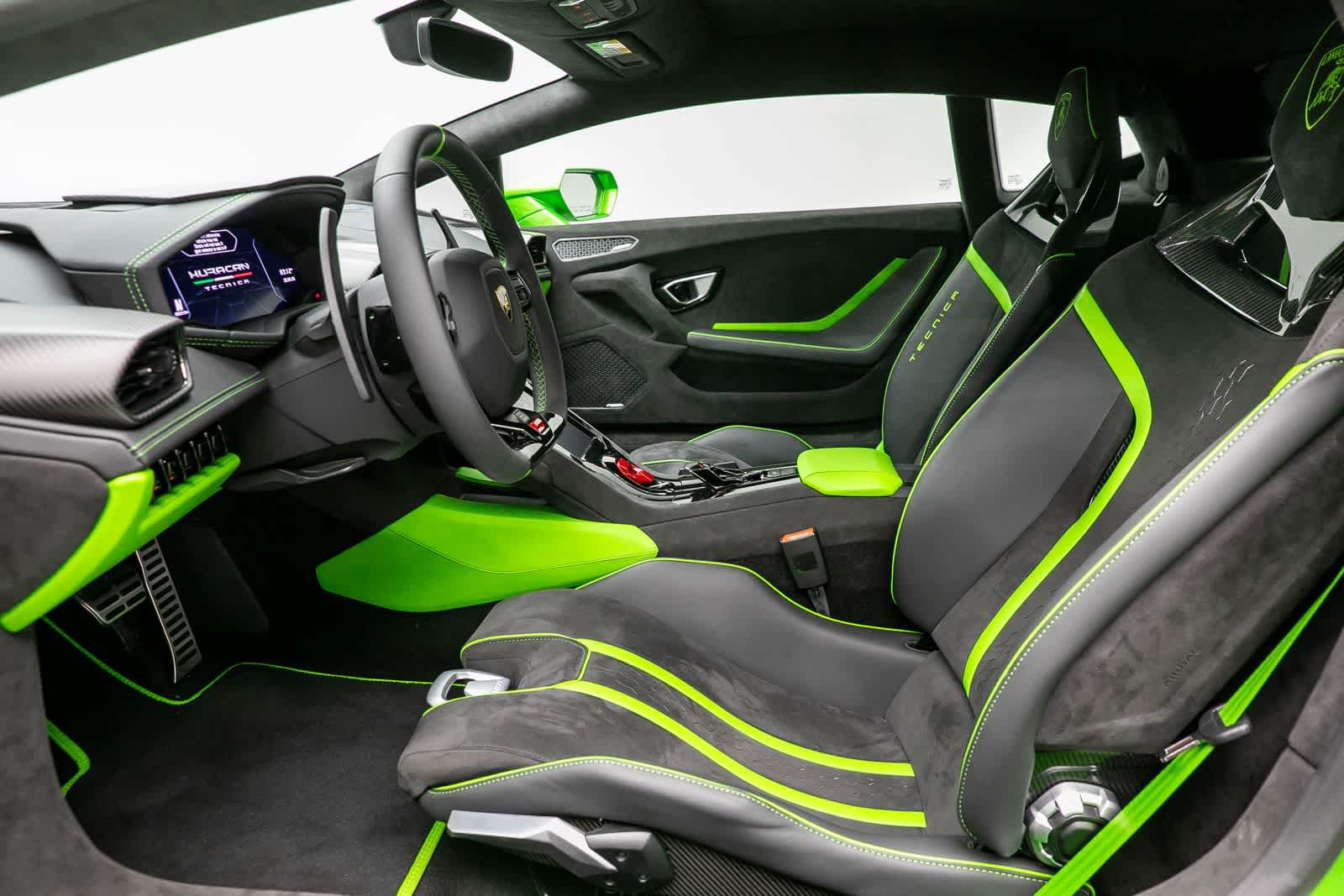 Thumbnail: 2024 Lamborghini Huracan - 11