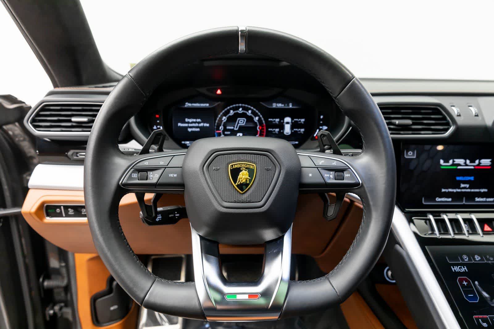 Thumbnail: 2022 Lamborghini Urus - 17