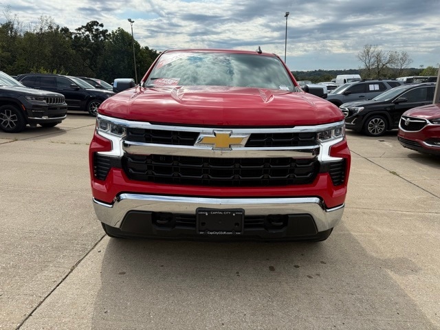 2025 Chevrolet Silverado 1500 LT photo 2