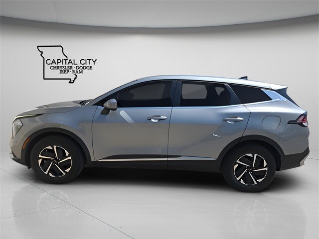 2023 Kia Sportage Hybrid LX photo 4