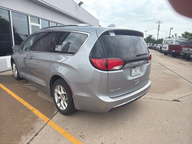 Used 2020 Chrysler Pacifica Limited Minivan/Van