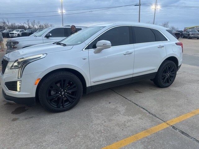 2020 Cadillac XT5 Premium Luxury photo 2