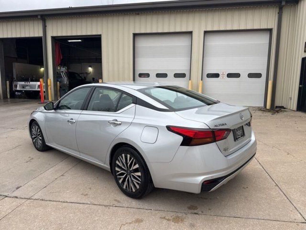 Used 2024 Nissan Altima 2.5 SV Sedan