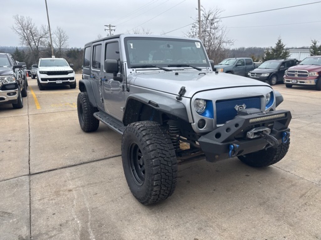 Used 2018 Jeep Wrangler JK Unlimited Sahara SUV