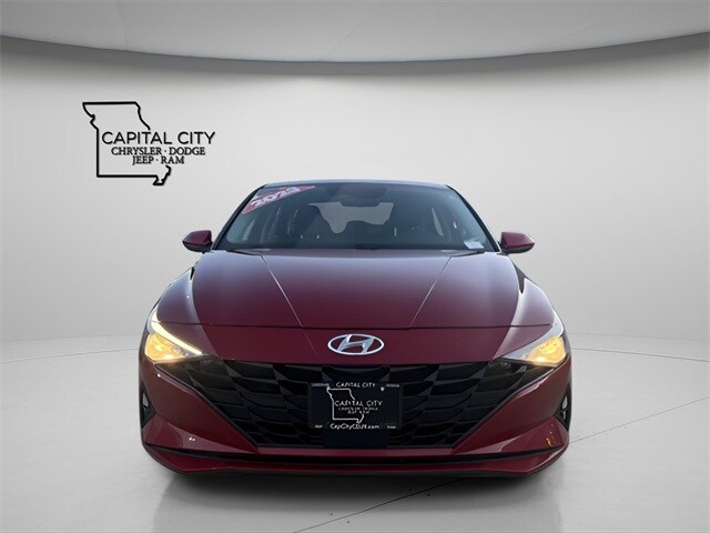 2023 Hyundai Elantra SEL photo 2