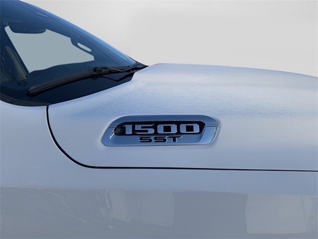 2025 Ram 1500 Laramie photo 3