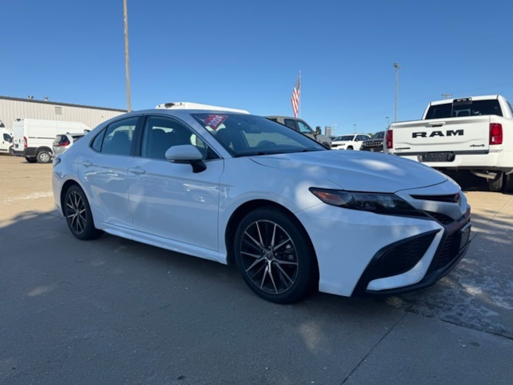 Used 2024 Toyota Camry SE Sedan
