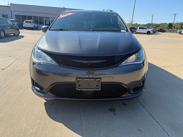 2019 Chrysler Pacifica Touring Plus photo 3