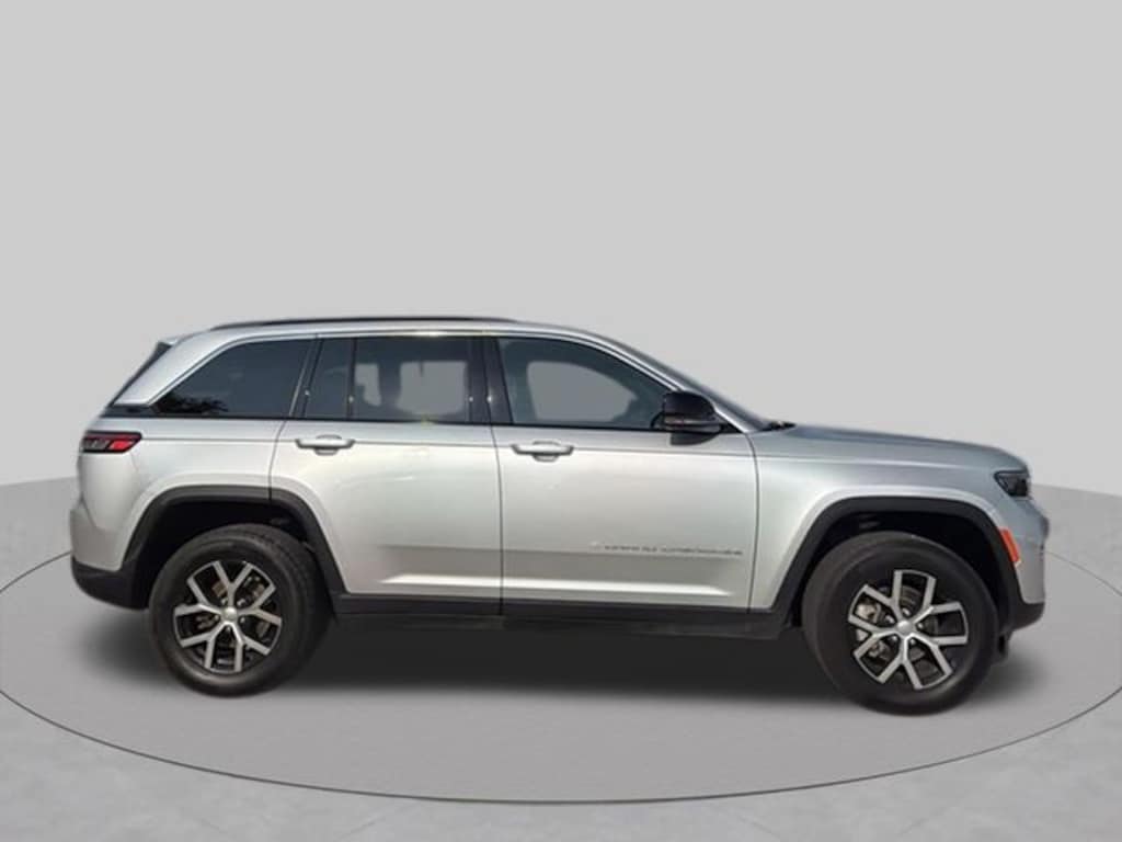 Used 2025 Jeep Grand Cherokee Limited SUV