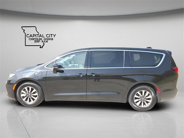 2024 Chrysler Pacifica Hybrid photo 4