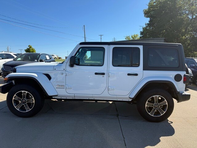2023 Jeep Wrangler Sahara photo 4
