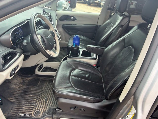 Used 2020 Chrysler Pacifica Limited Minivan/Van