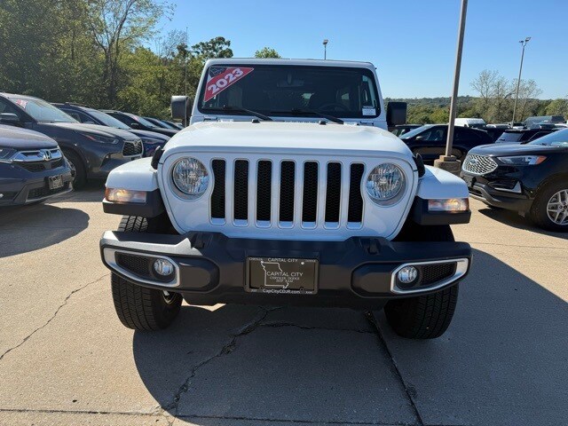 2023 Jeep Wrangler Sahara photo 2