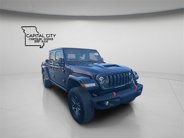 2024 Jeep Gladiator Mojave photo 2