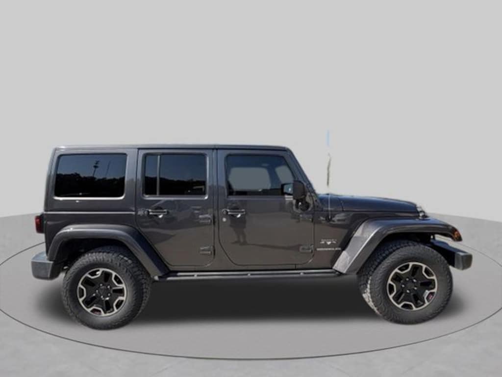 Used 2017 Jeep Wrangler Unlimited Sahara SUV