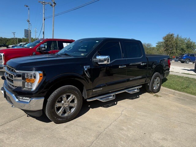 2023 Ford F-150 Lariat photo 2