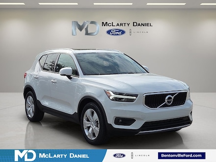 2020 Volvo XC40 Momentum SUV