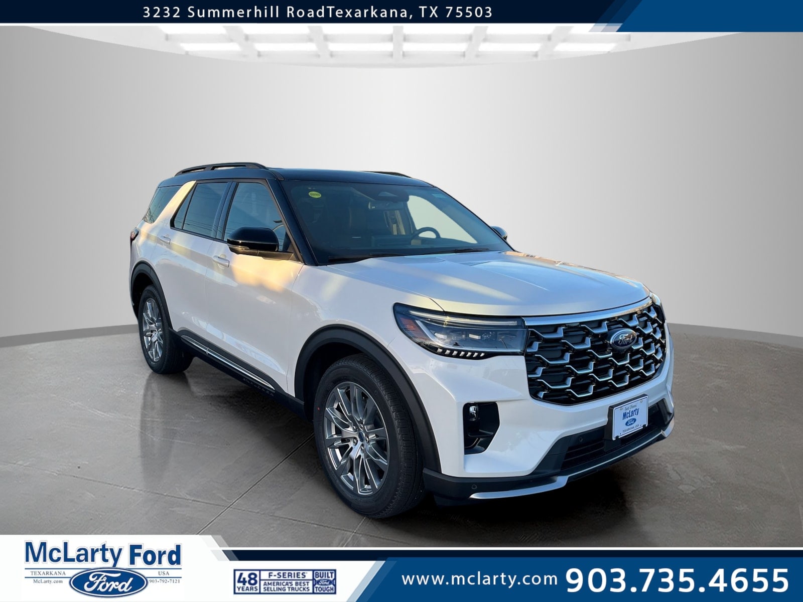 2026 Ford Explorer Platinum's photo