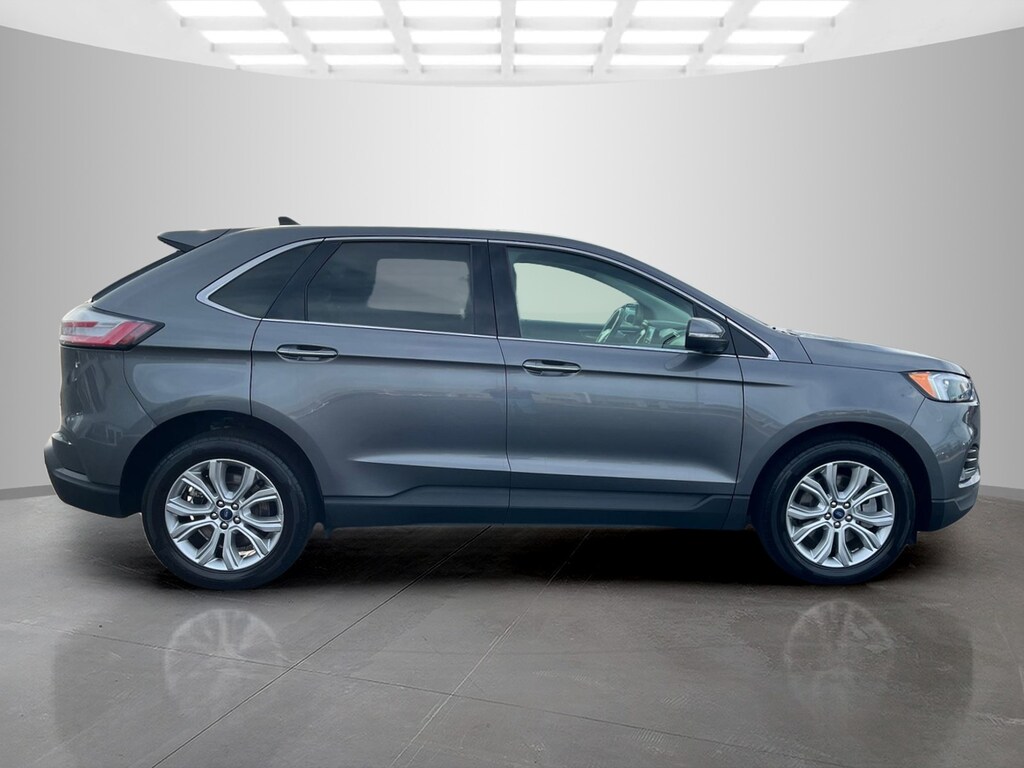 Used 2022 Ford Edge Titanium SUV