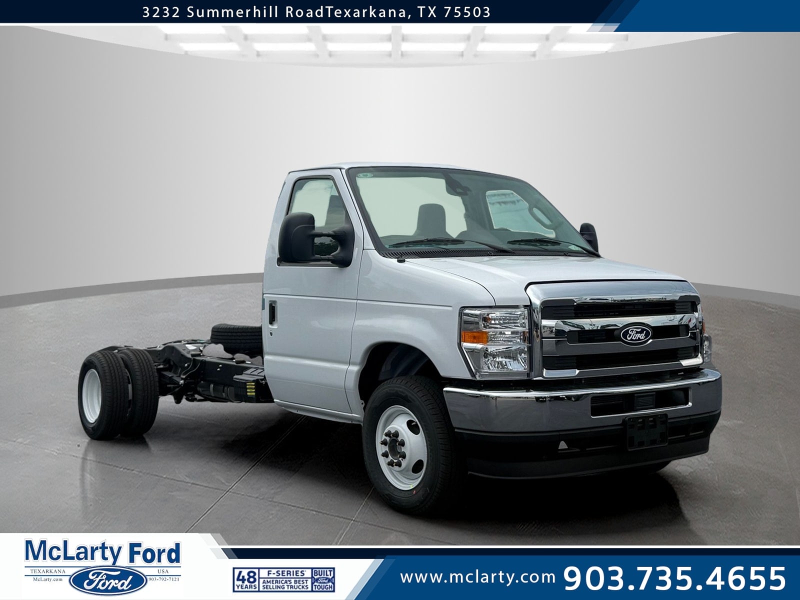 2027 Ford E-Series DRW E-450 Super Duty 158 in WB's photo