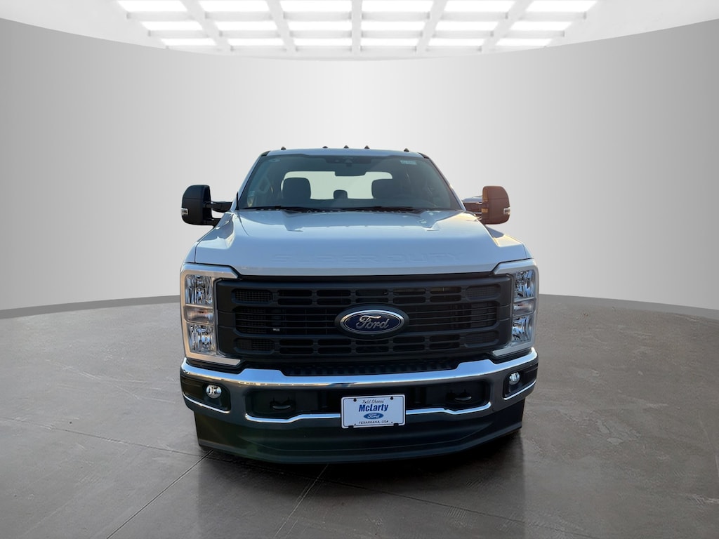 New 2026 Ford Super Duty F-350 DRW F-350 XL Crew Cab Pickup