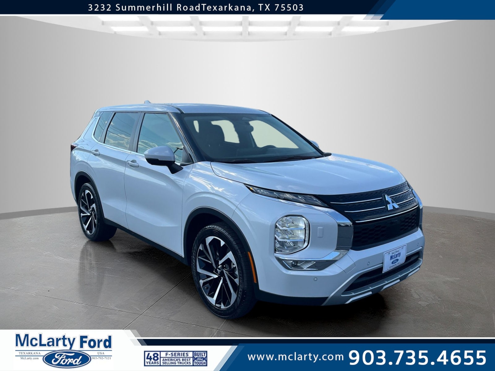 2024 Mitsubishi Outlander SE's photo