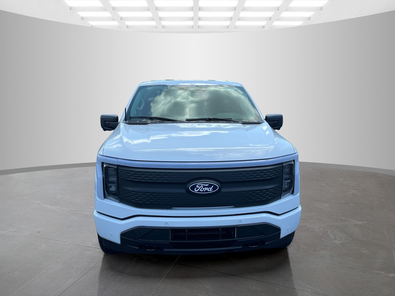2025 Ford F-150 Lightning photo 2
