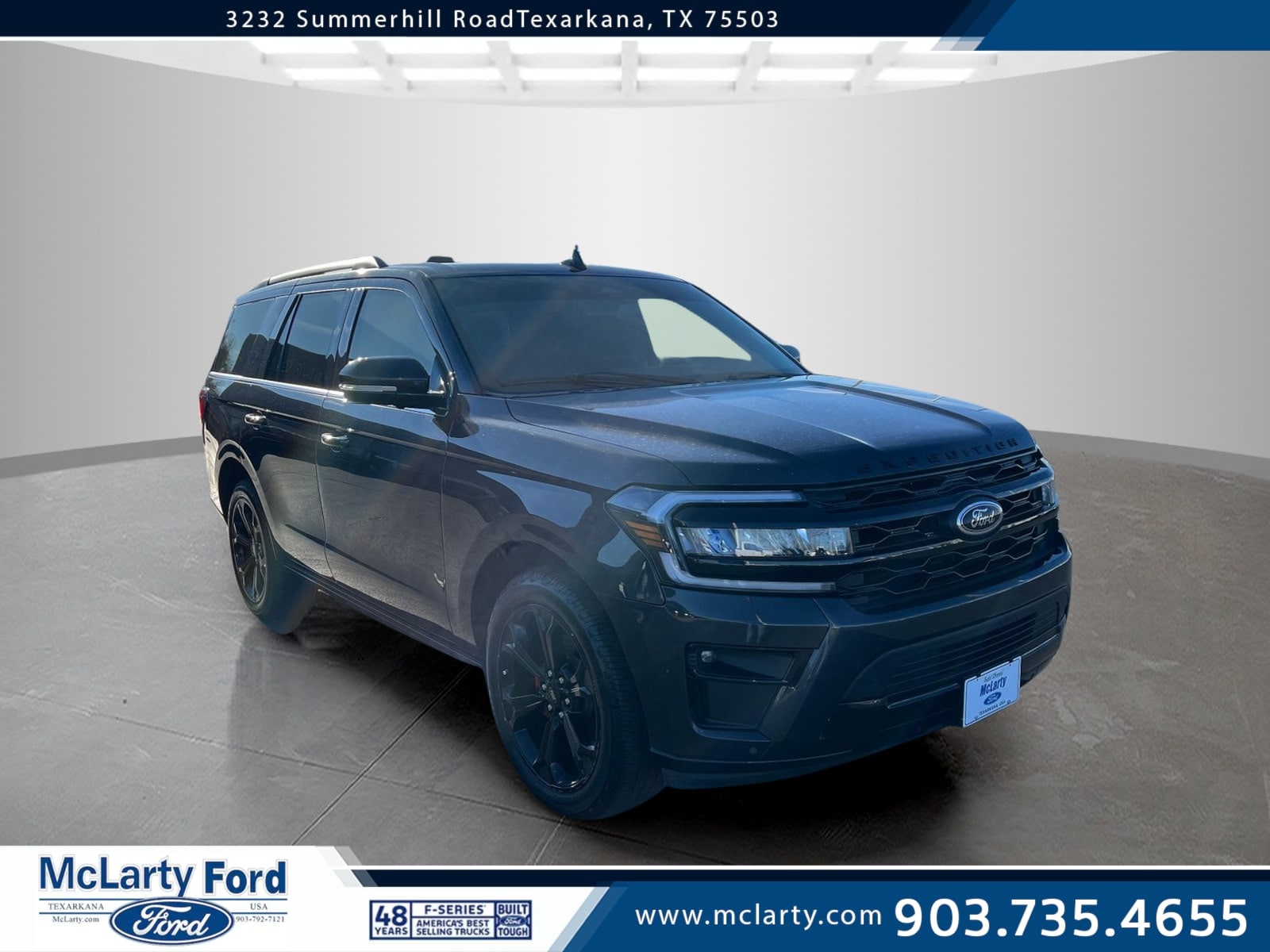 2022 Ford Expedition Limited's photo