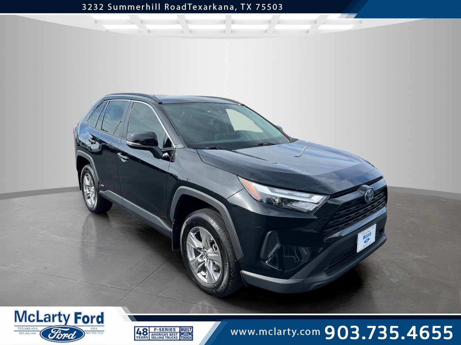 2024 Toyota RAV4 XLE's photo