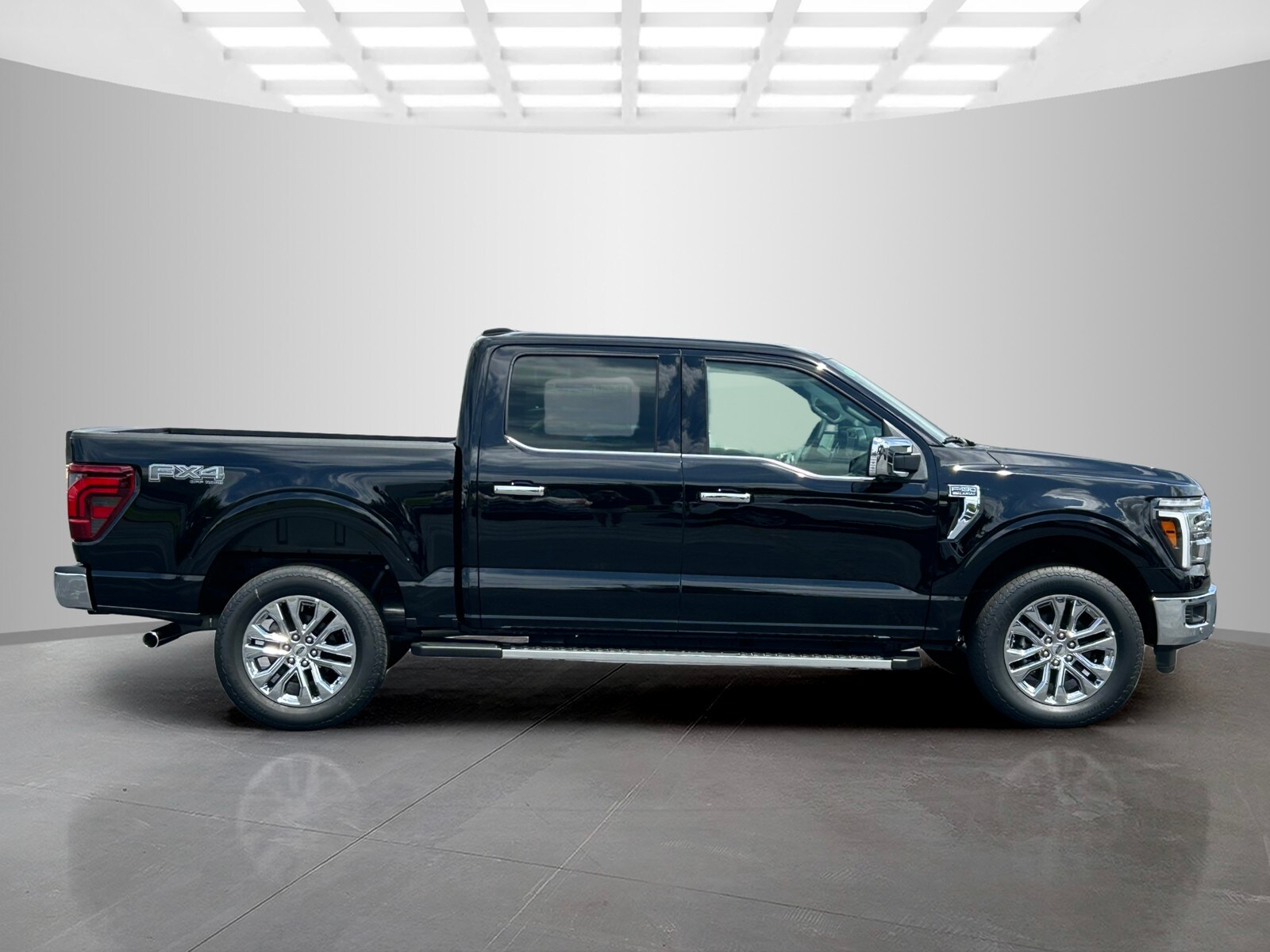 2025 Ford F-150 Lariat photo 3