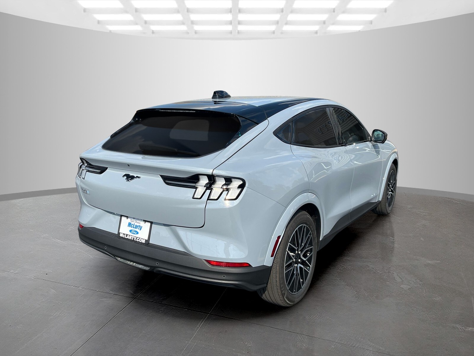 2025 Ford Mustang Mach-E Premium photo 4