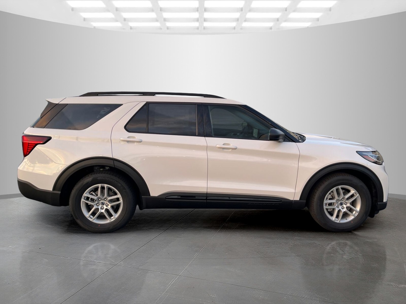 2026 Ford Explorer photo 2