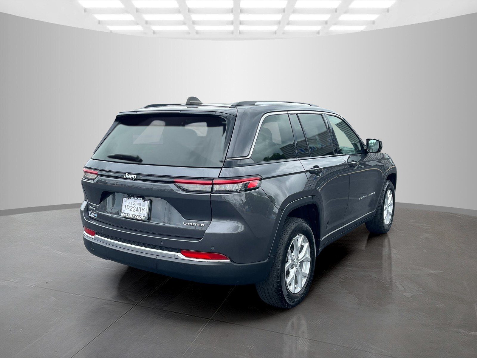 2023 Jeep Grand Cherokee Limited photo 3