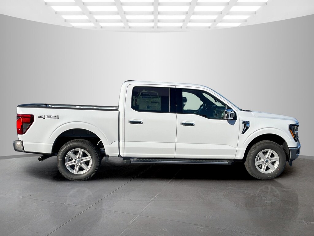 New 2025 Ford F-150 XLT Crew Cab Pickup
