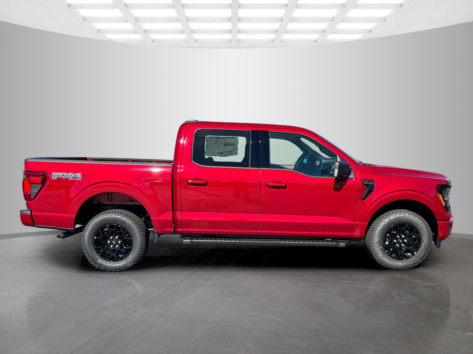 2025 Ford F-150 XLT photo 3