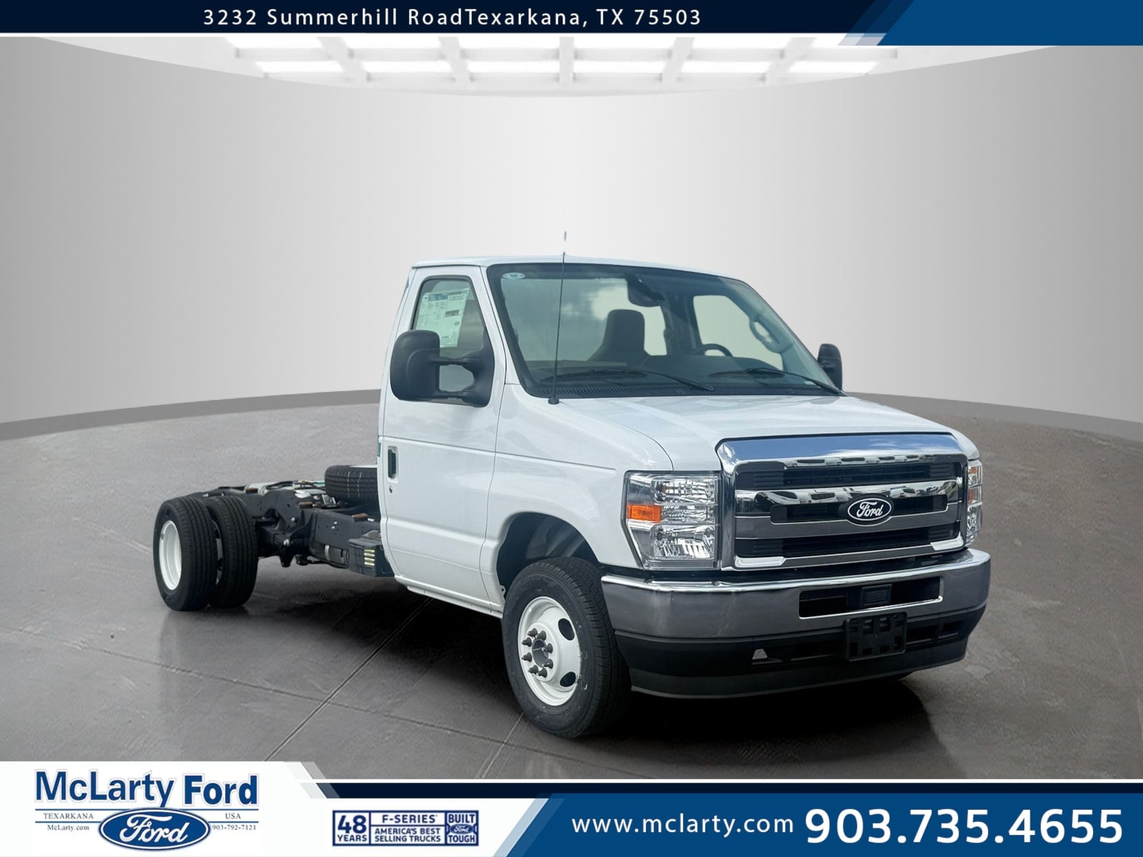2027 Ford E-Series DRW E-450 Super Duty 158 in WB's photo