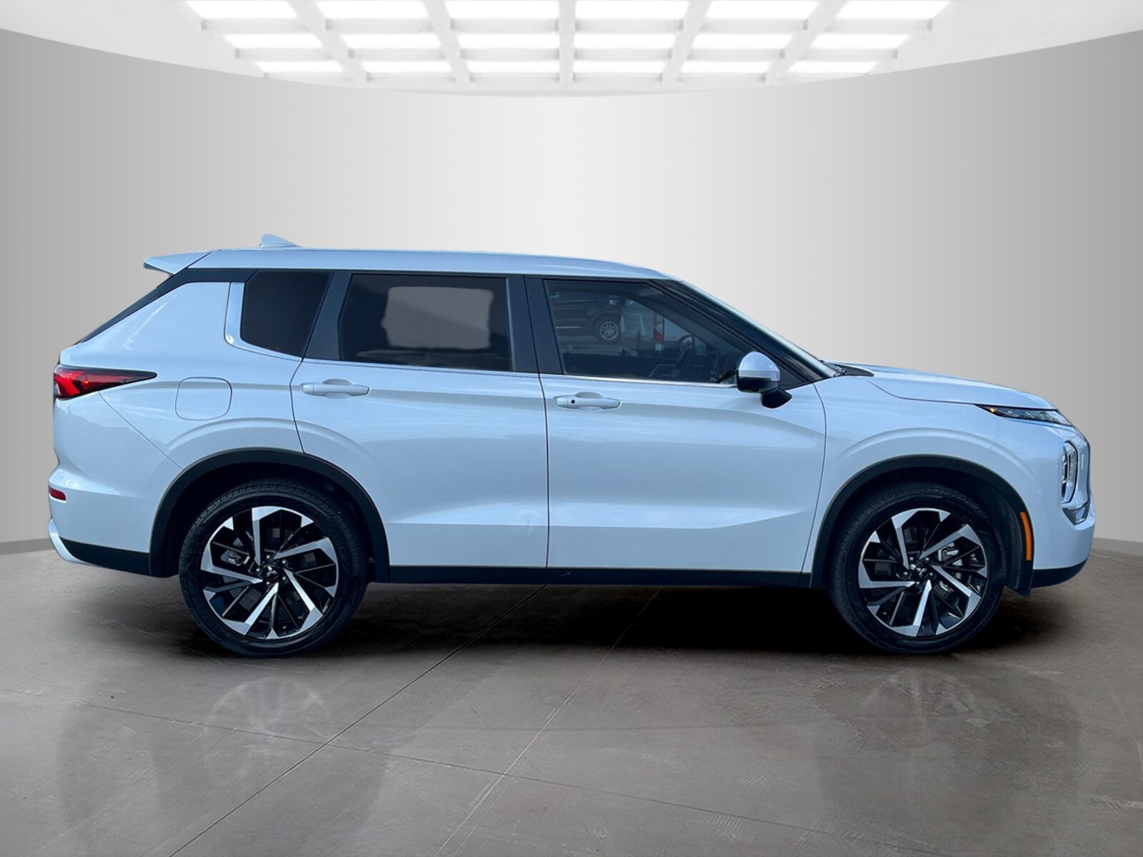 2024 Mitsubishi Outlander SE Ralliart photo 3
