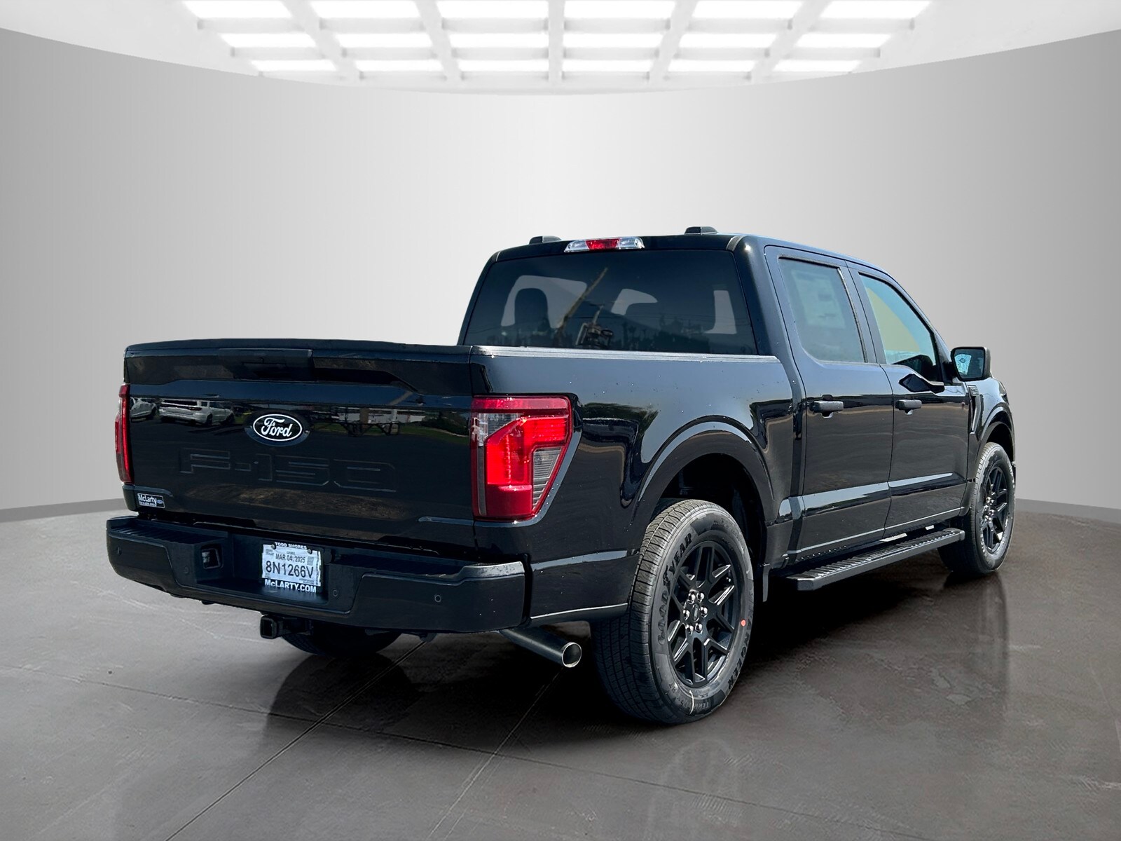 2025 Ford F-150 STX photo 4