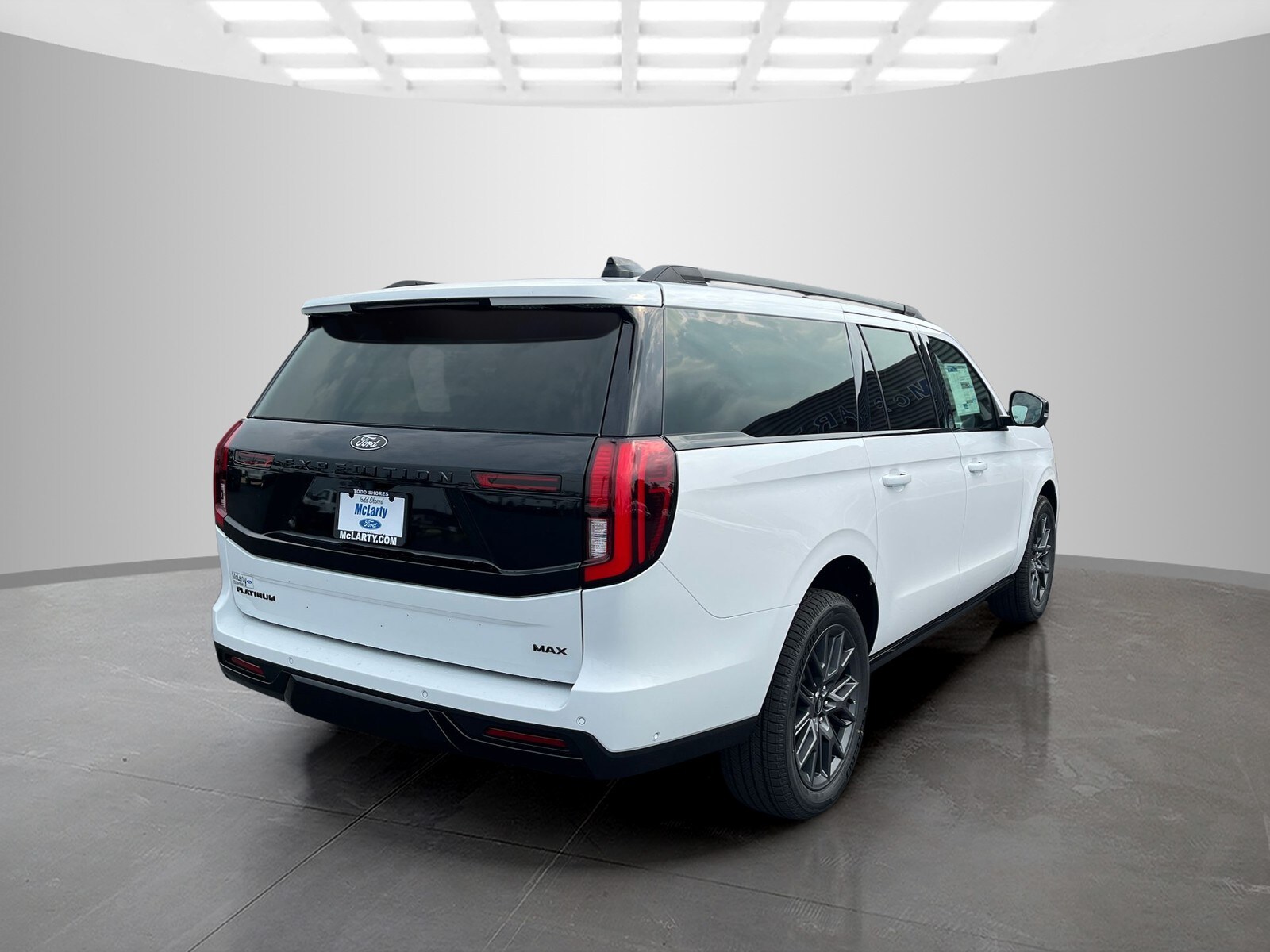 2025 Ford Expedition Platinum MAX photo 2