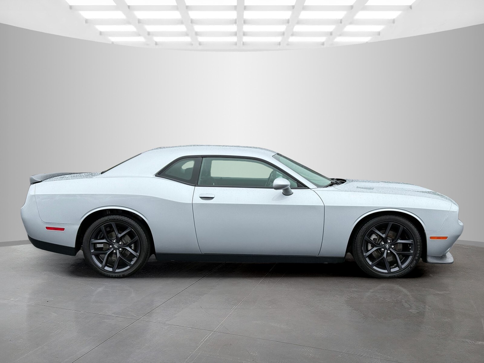2022 Dodge Challenger GT photo 3