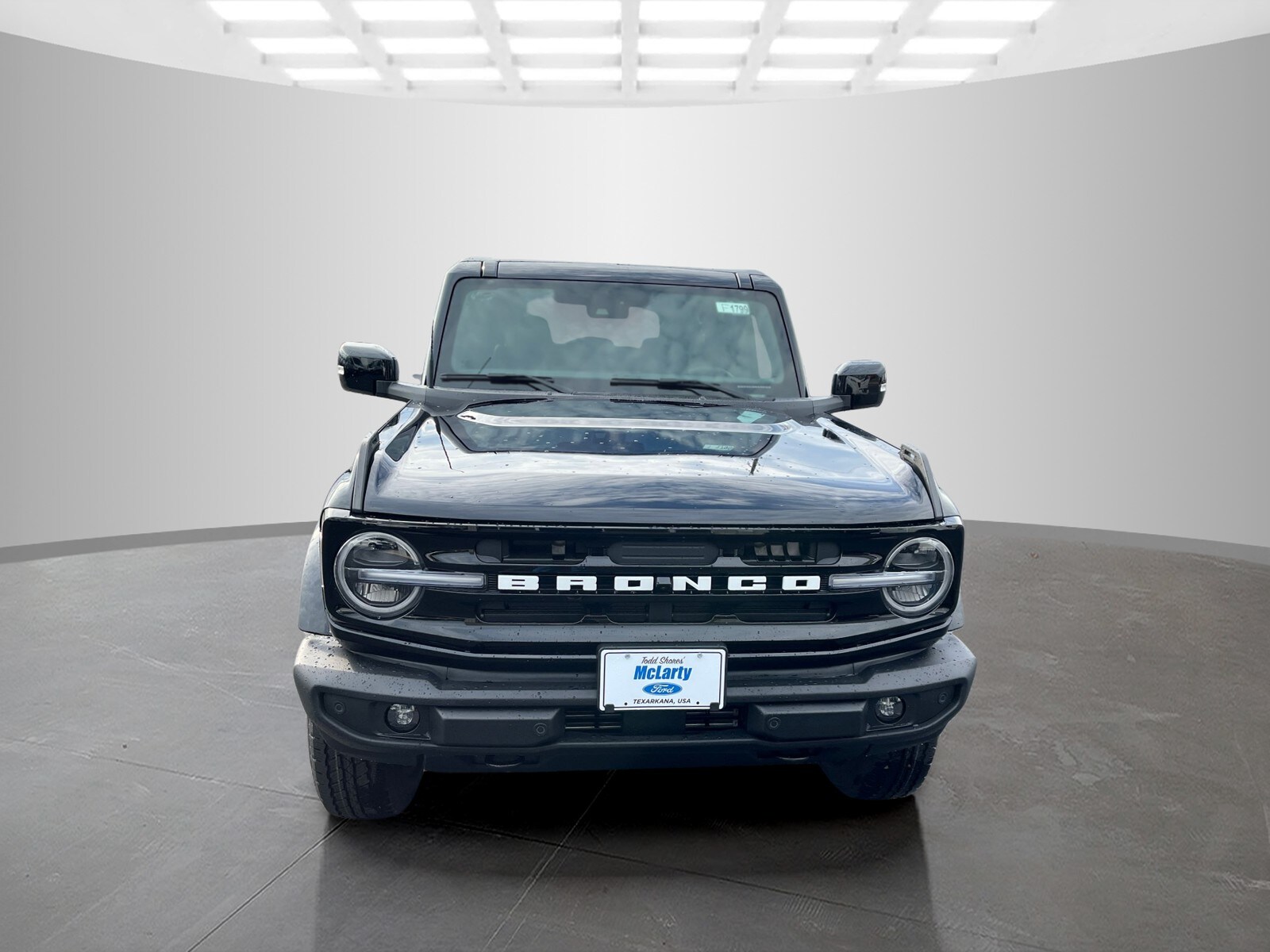 2025 Ford Bronco Outer Banks photo 2