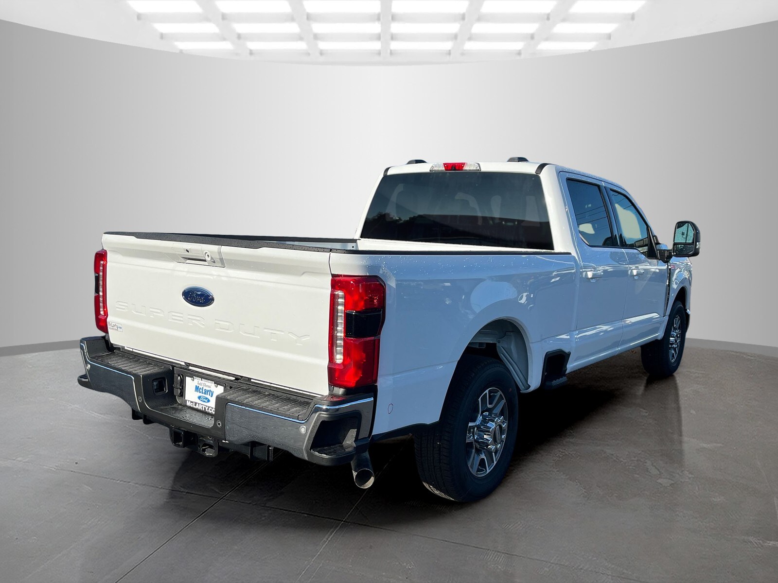 2026 Ford F-350 Lariat photo 2